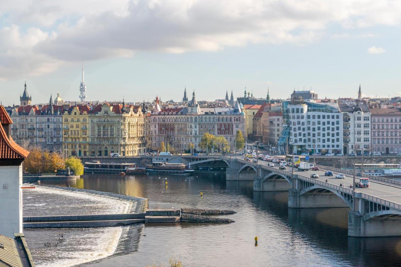 Janackovo - Riverside Residence Prag Exteriör bild