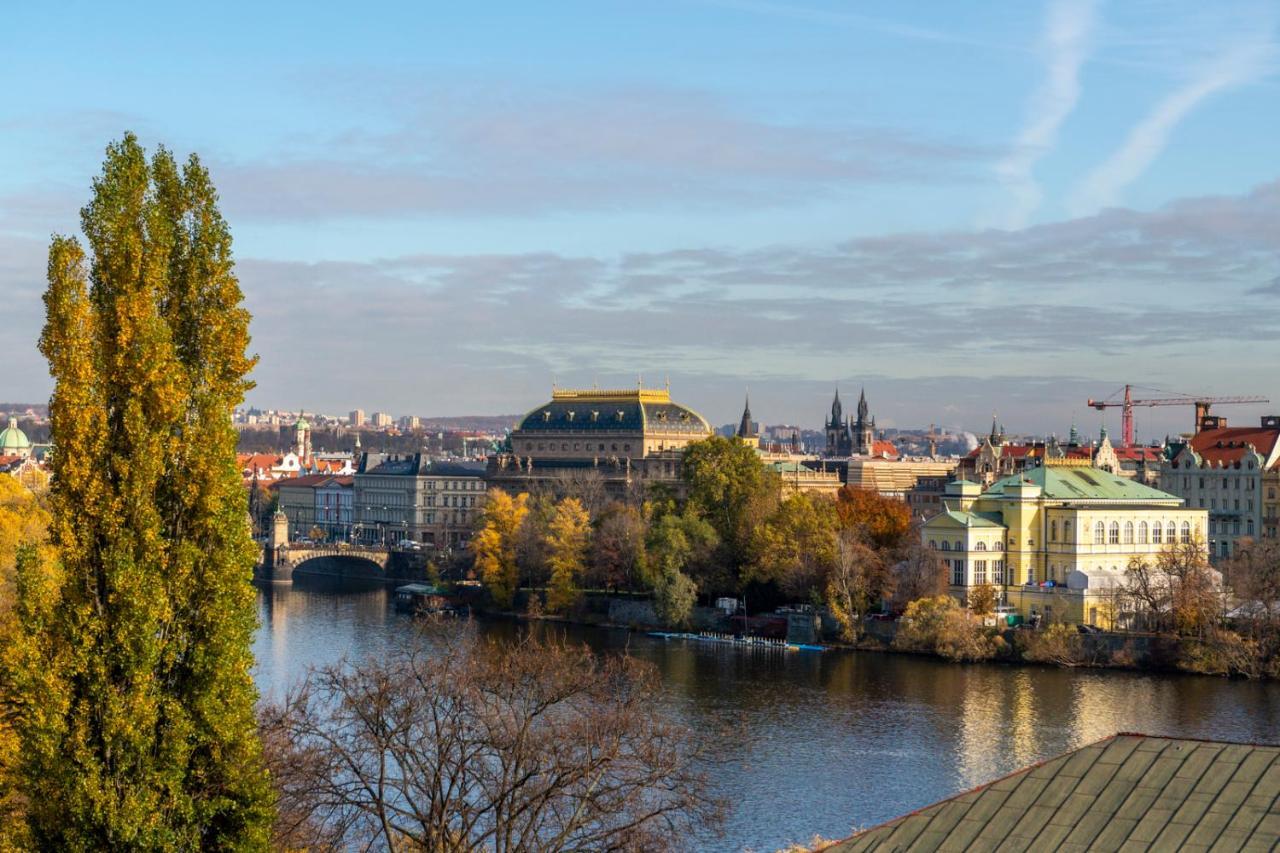 Janackovo - Riverside Residence Prag Exteriör bild