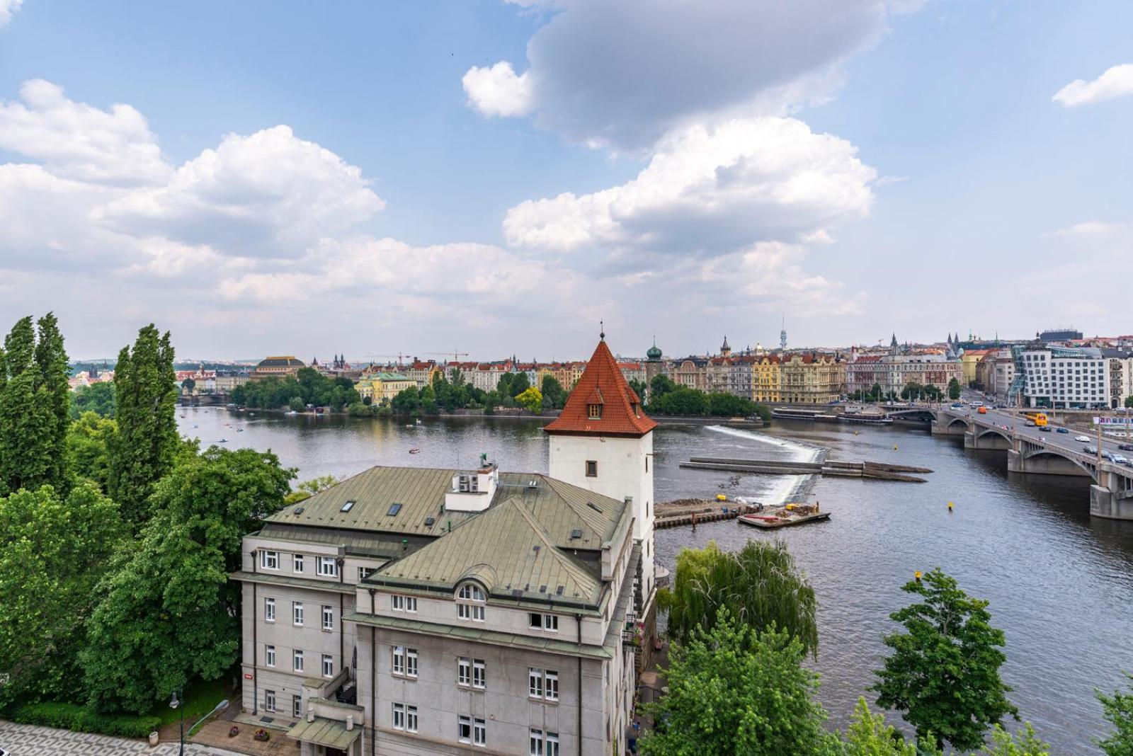 Janackovo - Riverside Residence Prag Exteriör bild